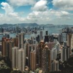 La convention fiscale entre la France et la Région administrative spéciale de Hong Kong a été établie pour faciliter les échanges financiers et économiques entre les deux nations.